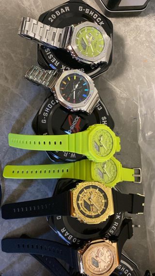 Relojes G-Shock Dorado y Verde