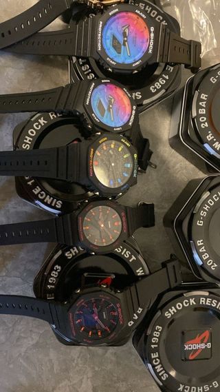 Relojes G-Shock Dorado y Verde