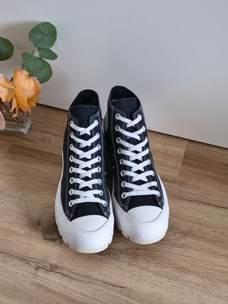 Converse  Negras Plataforma talla 40 