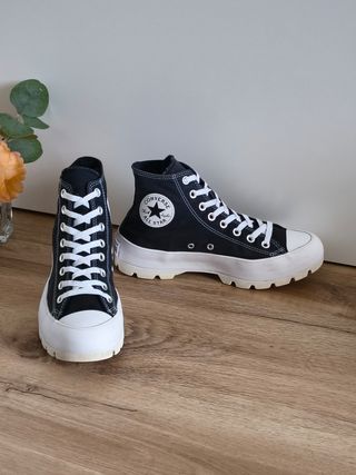 Converse  Negras Plataforma talla 40 