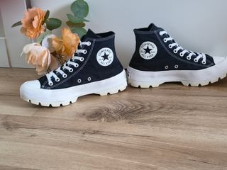 Converse  Negras Plataforma talla 40 