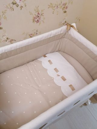 Minicuna con vestidura y colchón