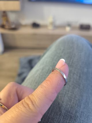 Anillo Oro Blanco 18K y diamantes 