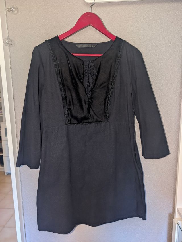 Vestido negro Zara