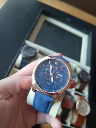 Reloj Skyline Azul y Dorado