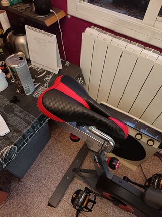 Bicicleta Estática Negra y Roja disco 24kg