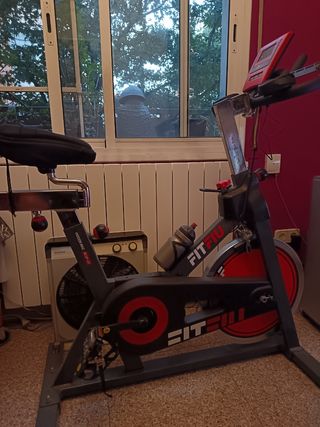 Bicicleta Estática Negra y Roja disco 24kg