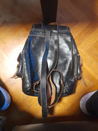 Mochila de cuero negra