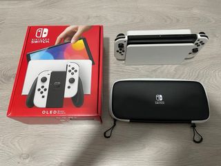 Nintendo Switch OLED Blanca con funda de viaje