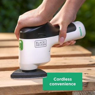 Lijadora Black+Decker 12V + 10 hojas