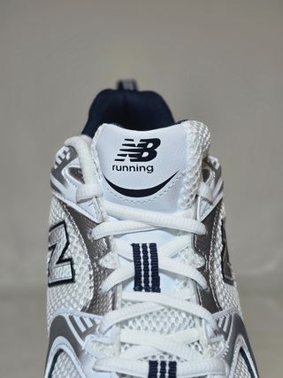New Balance 530 Plata y Blanco