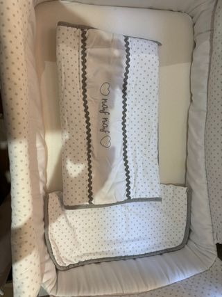 Minicuna NafNaf con dosel, edredón y colchón