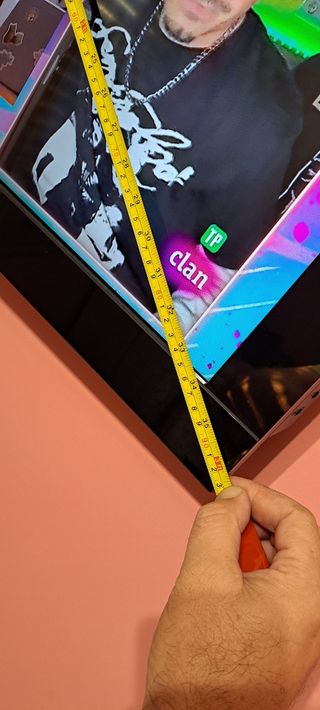 TV Sony Bravia Negra y Multicolor