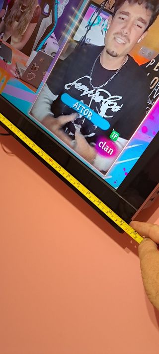 TV Sony Bravia Negra y Multicolor