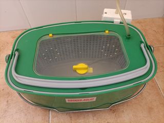 Cubo de pesca porta cebos con aireador