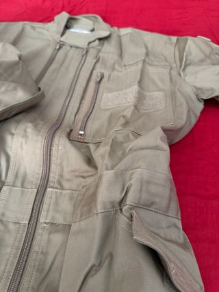 Mono de faena ejército español beige