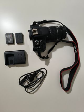 Canon EOS 100D + Objetivo 18-55mm + accesorios