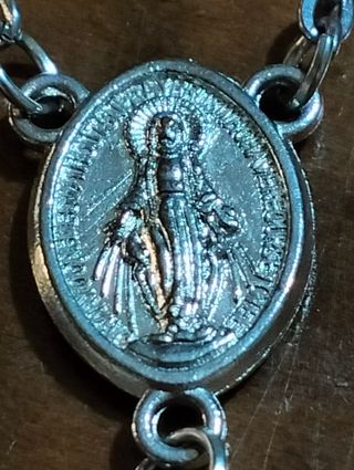 Rosario con croce e medaglia