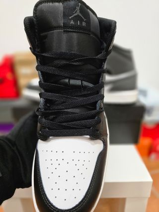 Nike Air Jordan 1 Mid Negro Blanco