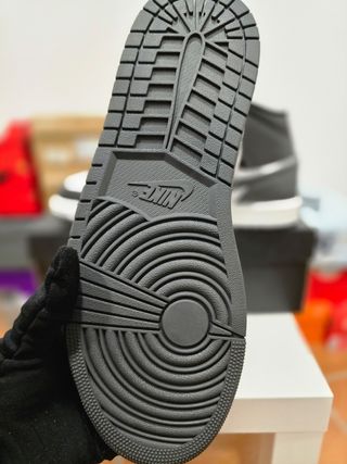 Nike Air Jordan 1 Mid Negro Blanco