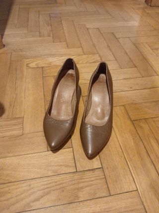 Zapatos de piel Mimao marrones