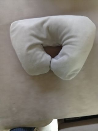 Almohada de viaje beige