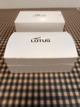 Caja de reloj Lotus