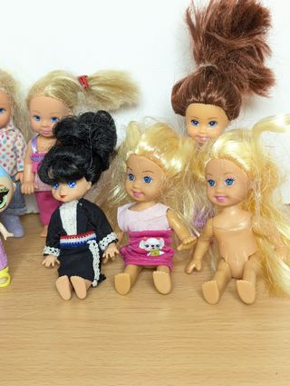 Lote de 12 muñecas pequeñas