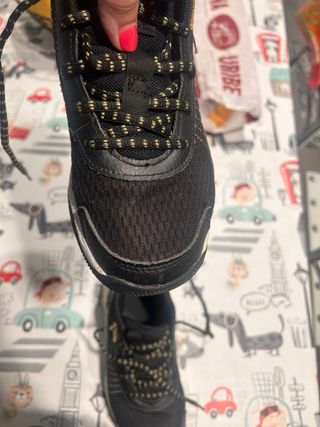 Zapatillas Baloncesto Under Armour Negras Doradas 