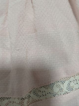 Camisa fluida rosa con encaje