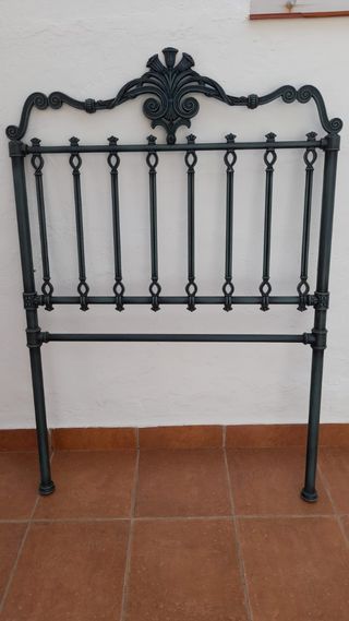 Cabecero de forja estilo clásico