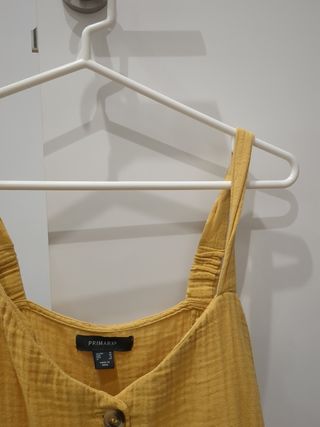 Peto corto amarillo Primark