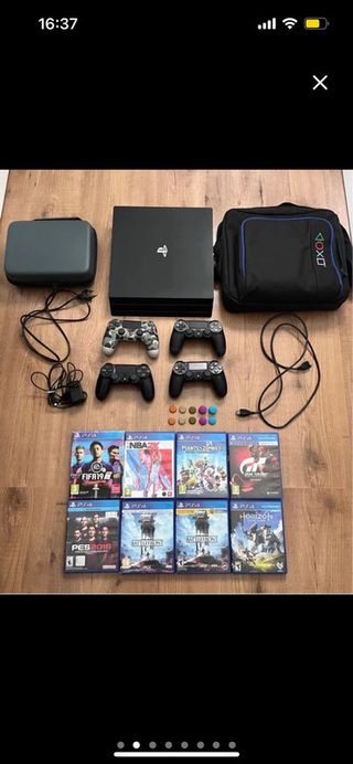 PS4 Pro Negra + 7 Juegos + Accesorios