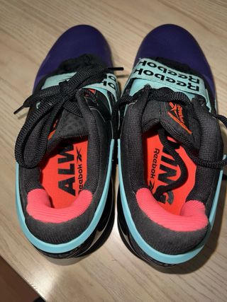 Zapatilla Halterofilia Reebok Negra y Morada
