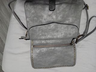 Borsa donna grigia con borchie