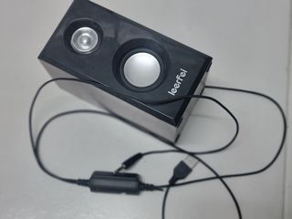 Altavoz Bluetooth pequeño con radio luz multicolor