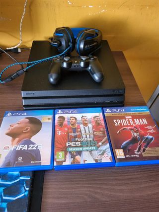Consola PS4 Pro 1TB + Mando, Cascos y 3 Juegos