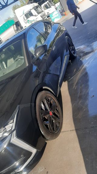 PRECIOSO DS4 PERFORMANCE LINE PLUS ( MODELO DEPORTIVO )