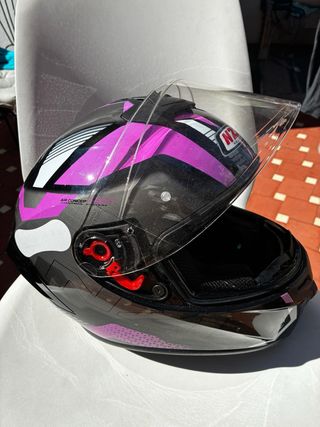 Casco integral marca Nzi gris y rosa