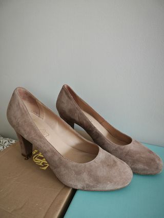 Zapatos de tacón beige/marrón