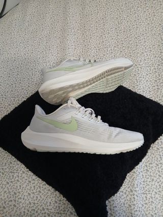 Zapatillas Nike Pegasus Zoom Verdes y Blancas
