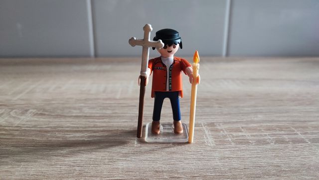 Cruz, vela y palma estilo Playmobil