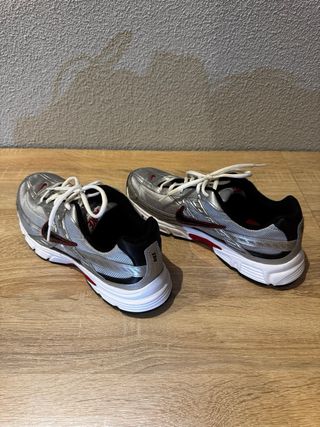 Zapatillas Nike Initiator Plateadas Talla 42