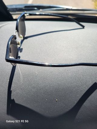 Gafas de sol negras