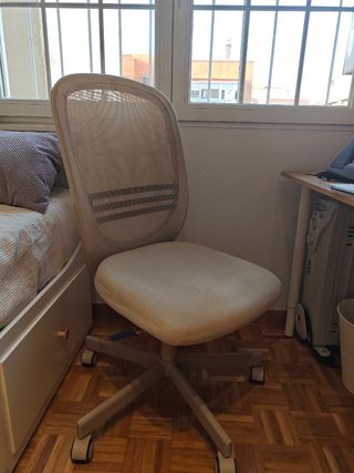 Silla Escritorio IKEA FLINTAN Beige y cojín lumbar