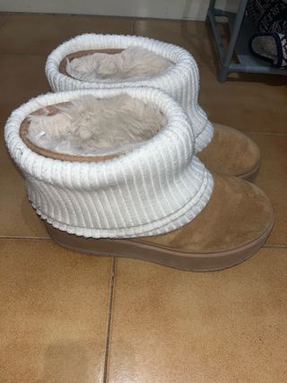 Botas UGG Beige con Puño Tejido