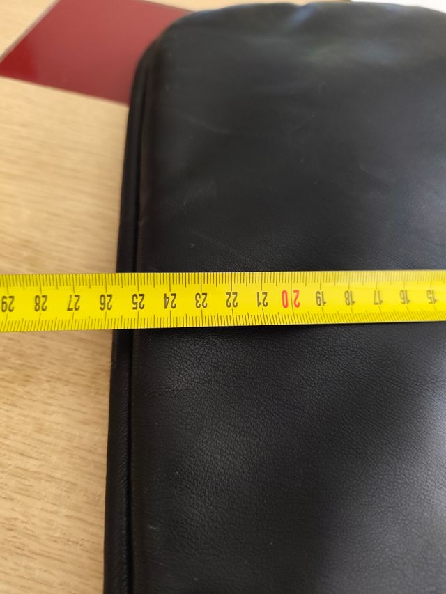 Funda portátil 13" Mango negra