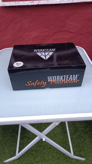Zapatillas de seguridad grises y naranjas