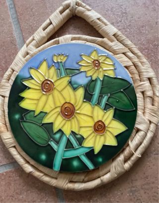 Decorazione da parete girasoli in ceramica e vimin