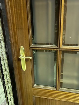 Puerta madera 72cm abatible derecha con cristales